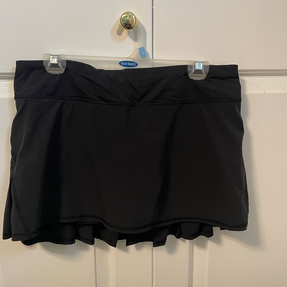 Lululemon black tennis skirt.size 10